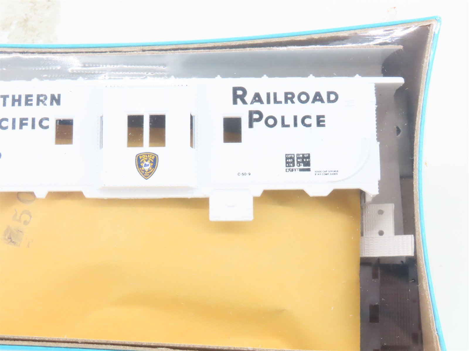HO Scale Athearn Bev-Bel Kit 2203-1 SP Railroad Police Caboose #4709 - Sealed
