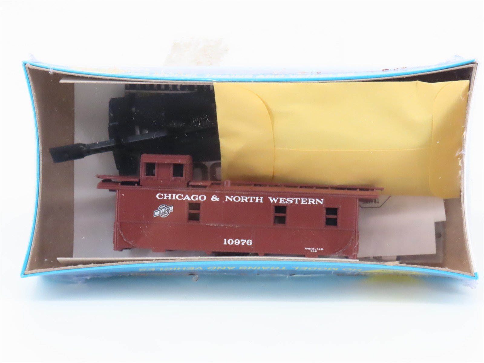 HO Scale Athearn Kit 1267 C&NW Chicago & North Western Caboose #10976 - Sealed