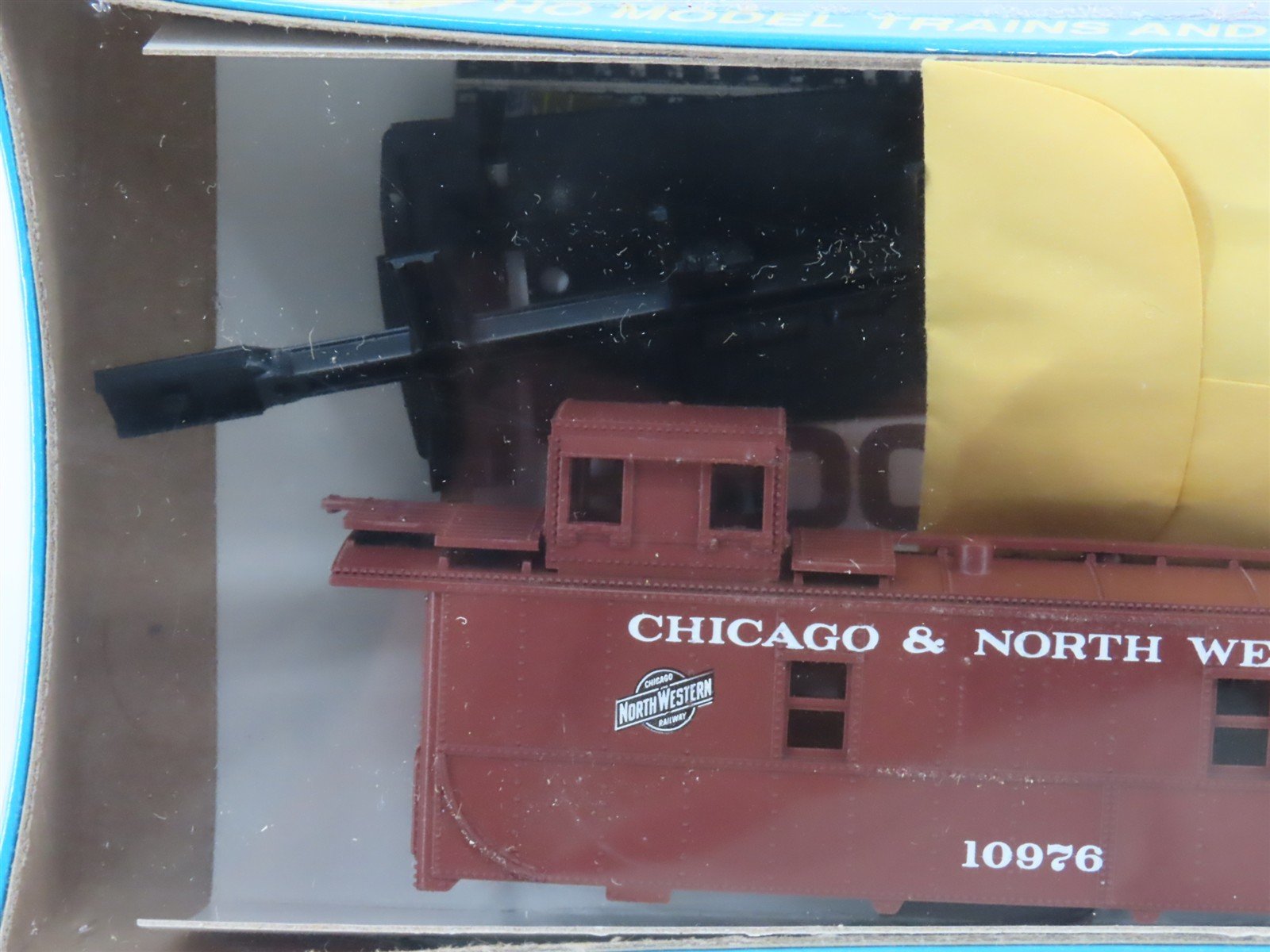 HO Scale Athearn Kit 1267 C&NW Chicago & North Western Caboose #10976 - Sealed