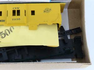 HO Scale Athearn Kit 1289 CNW Chicago North Western Bay Window Caboose #11135