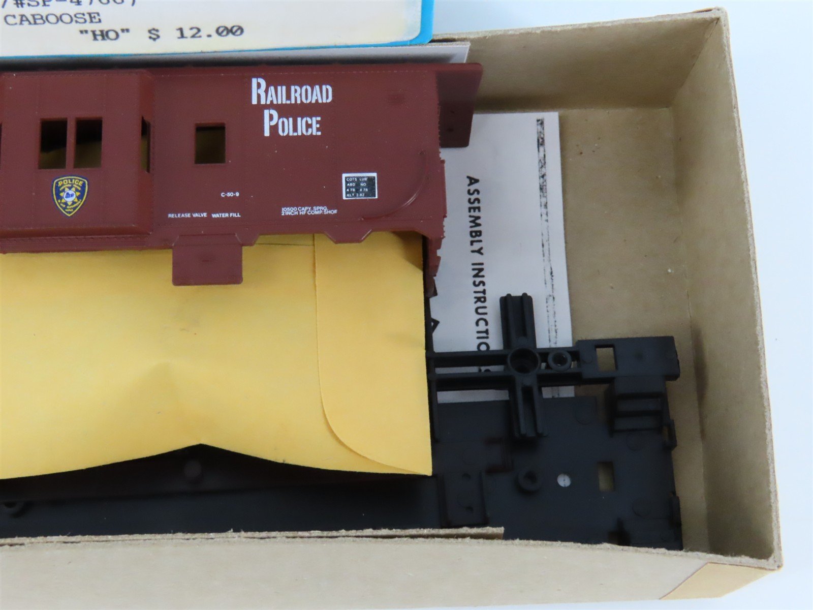HO Scale Athearn Kit 2290 SP Southern Pacific Railroad Police Caboose #4766