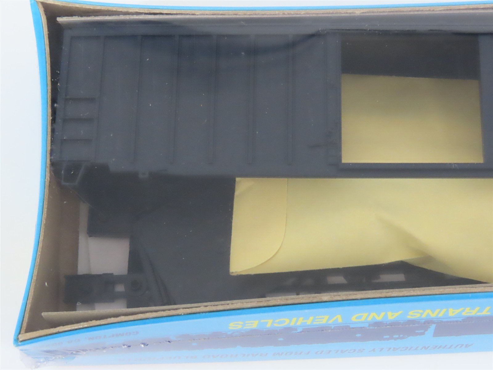 HO Scale Athearn Kit 5520 Undecorated 50' Single Door Rail Box Car - Sealed