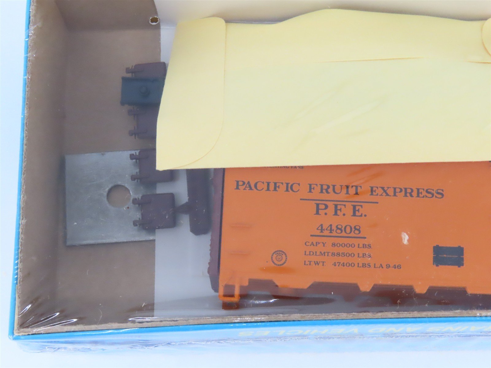 HO Scale Athearn Kit 01601 PFE Pacific Fruit Express 40' Reefer #44808 - Sealed