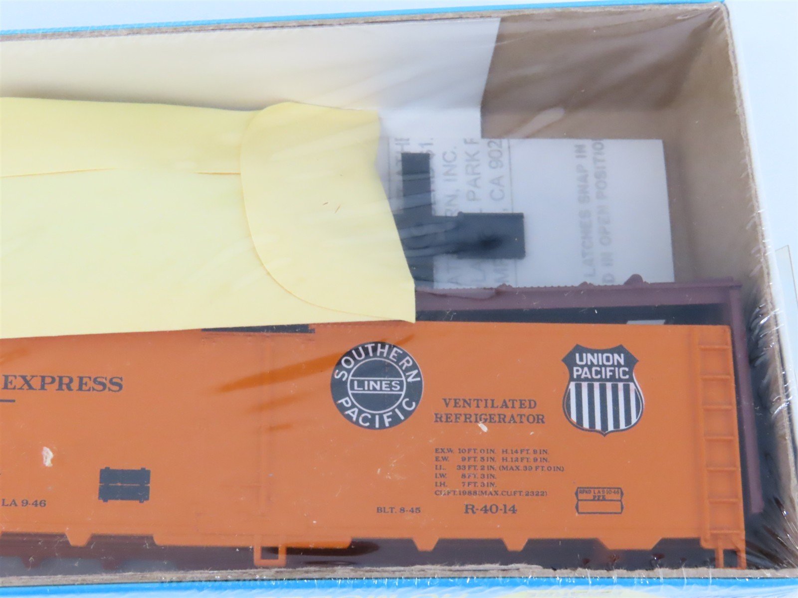 HO Scale Athearn Kit 01601 PFE Pacific Fruit Express 40' Reefer #44808 - Sealed