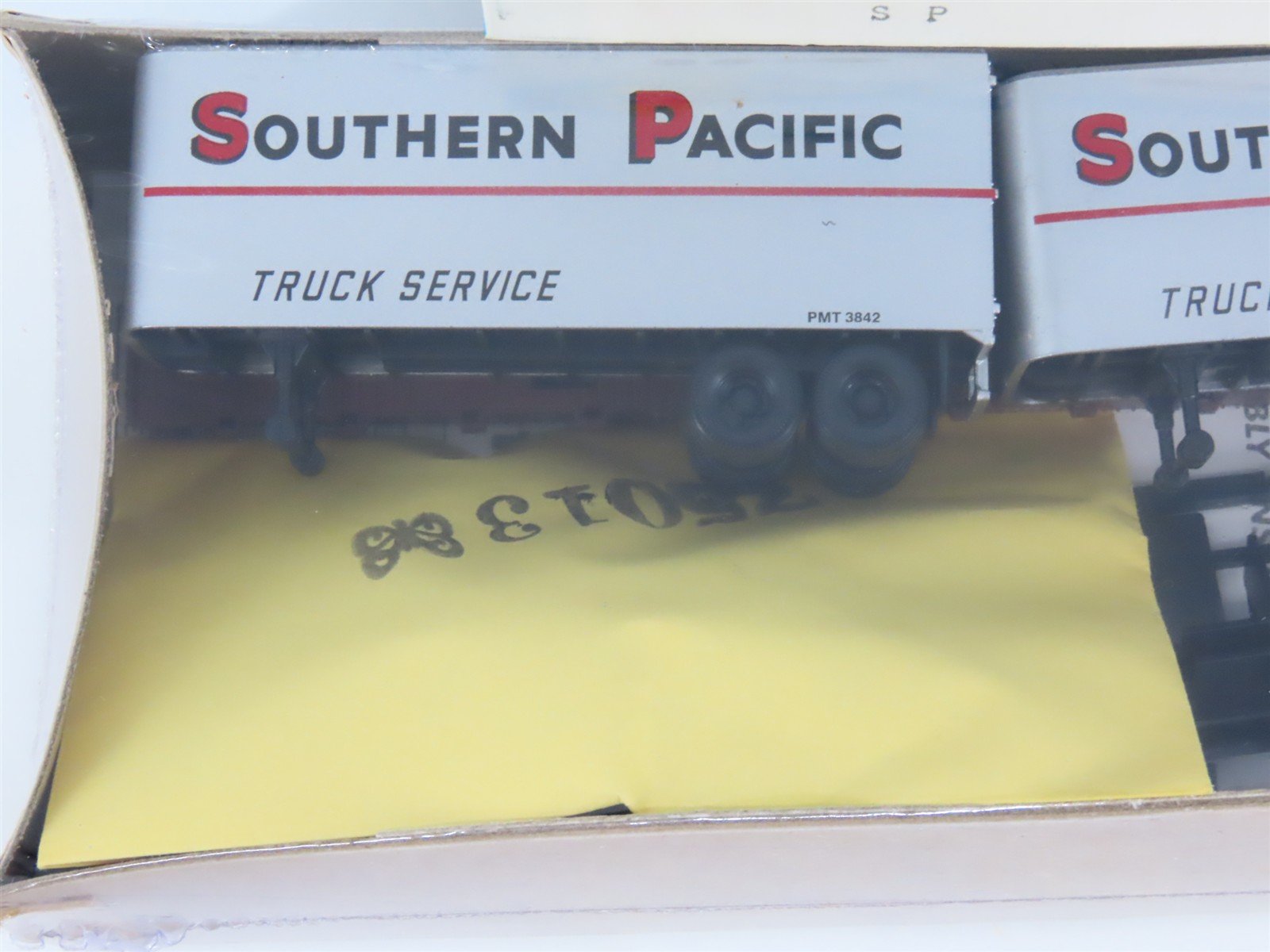 HO Athearn Kit 1410 SP Southern Pacific 50' Flat Car #30263 w/ 2 Vans - Sealed