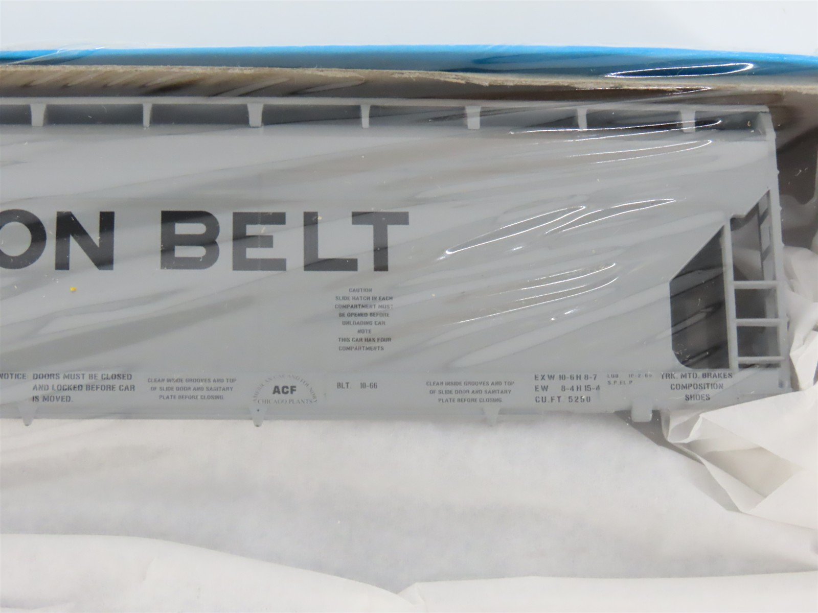 HO Scale Athearn Kit 1918 SSW Cotton Belt Center Flow Hopper #79487 - Sealed