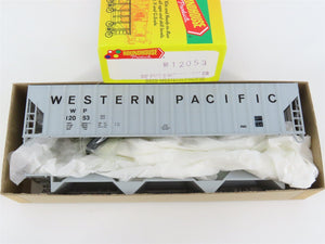 HO Scale Roundhouse Kit 3525 WP Western Pacific 50' Covered 3-Bay Hopper #12053
