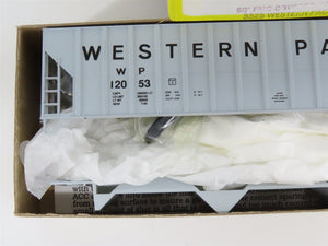 HO Scale Roundhouse Kit 3525 WP Western Pacific 50' Covered 3-Bay Hopper #12053
