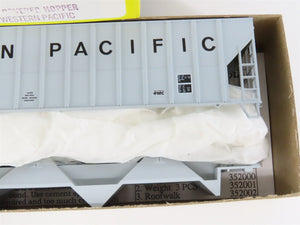 HO Scale Roundhouse Kit 3525 WP Western Pacific 50' Covered 3-Bay Hopper #12079