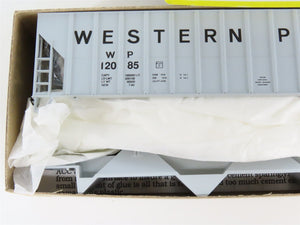 HO Scale Roundhouse Kit 3525 WP Western Pacific 50' Covered 3-Bay Hopper #12085