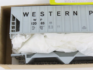 HO Scale Roundhouse Kit 3525 WP Western Pacific 50' Covered 3-Bay Hopper #12083