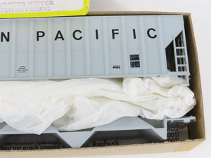 HO Scale Roundhouse Kit 3525 WP Western Pacific 50' Covered 3-Bay Hopper #12083