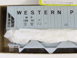 HO Scale Roundhouse Kit 3525 WP Western Pacific 50' Covered 3-Bay Hopper #12061