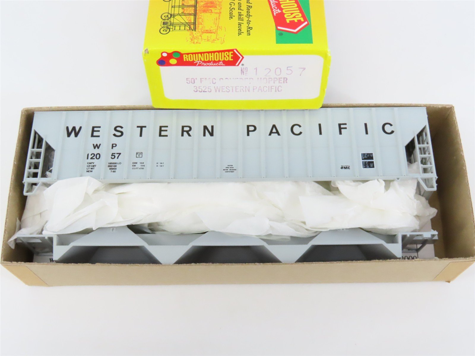 HO Scale Roundhouse Kit 3525 WP Western Pacific 50' Covered 3-Bay Hopper #12057