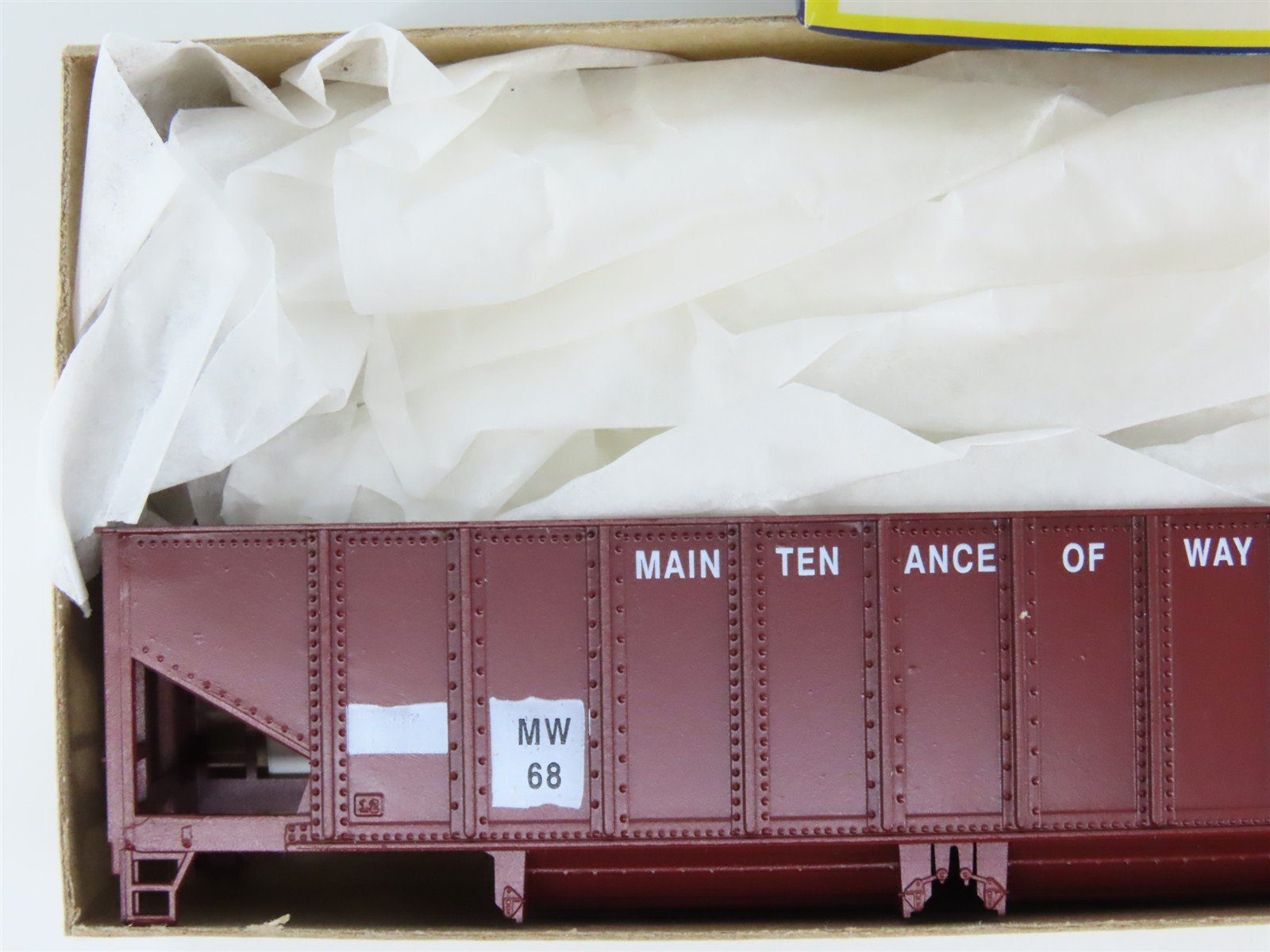 HO Scale Roundhouse Kit MW Maintenance of Way 2-Bay Open Ballast Coal Hopper #68
