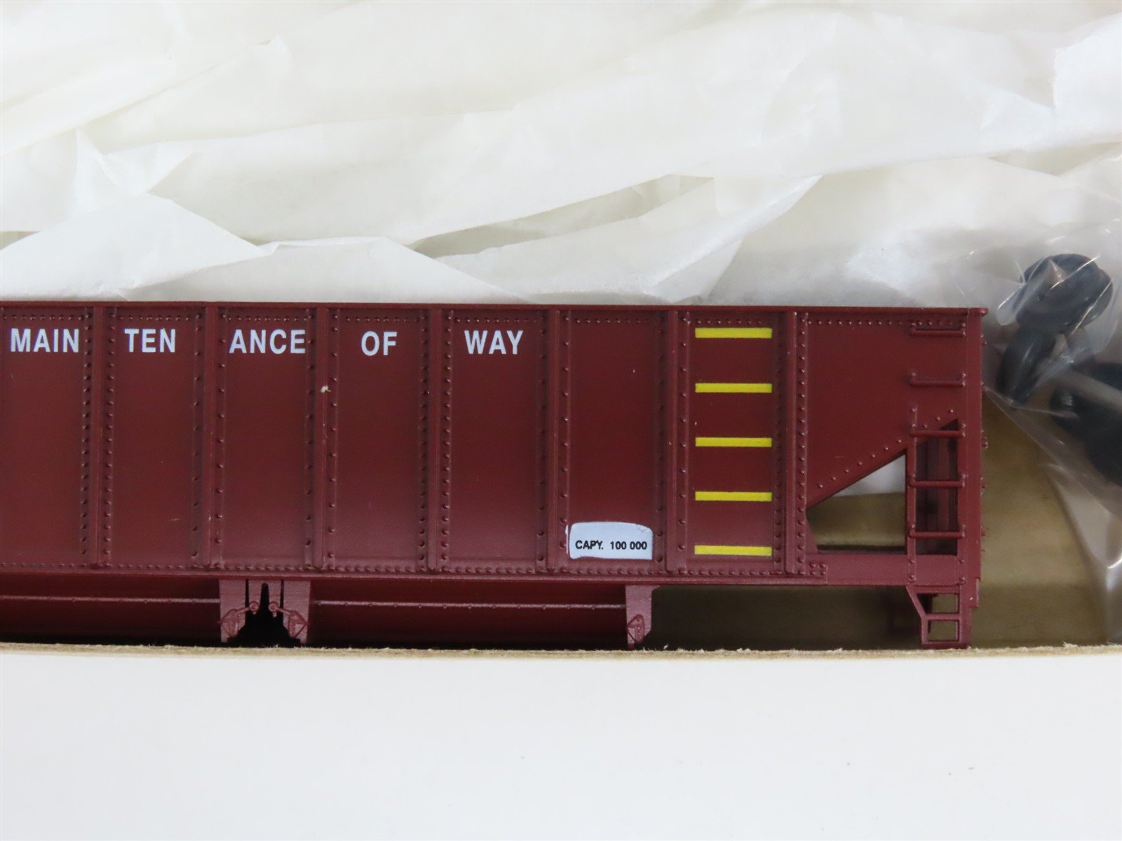 HO Scale Roundhouse Kit MW Maintenance of Way 2-Bay Open Ballast Coal Hopper #68
