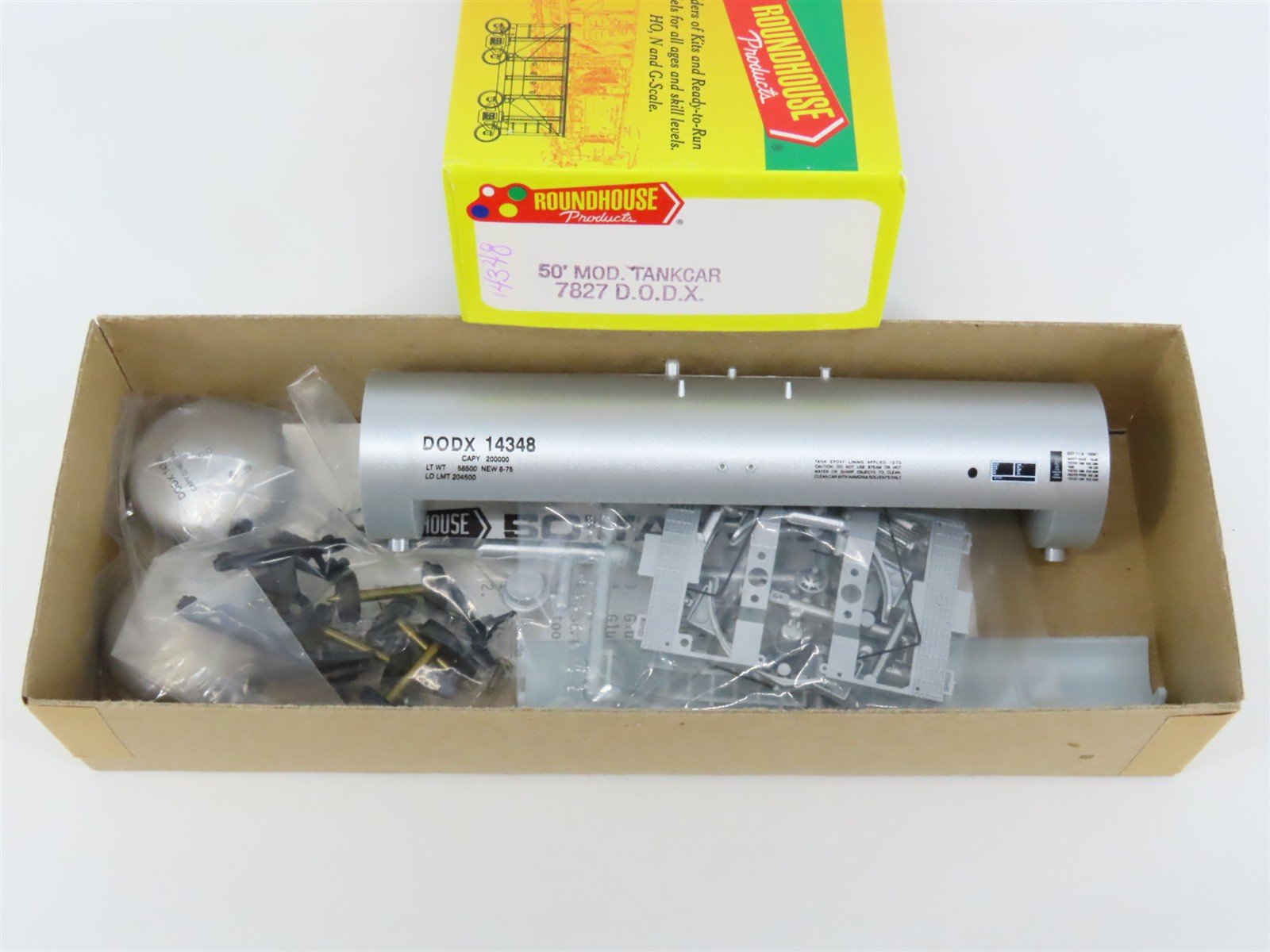 HO Scale Roundhouse Kit 7827 DODX Department of Defense 50' Tank Car #14348