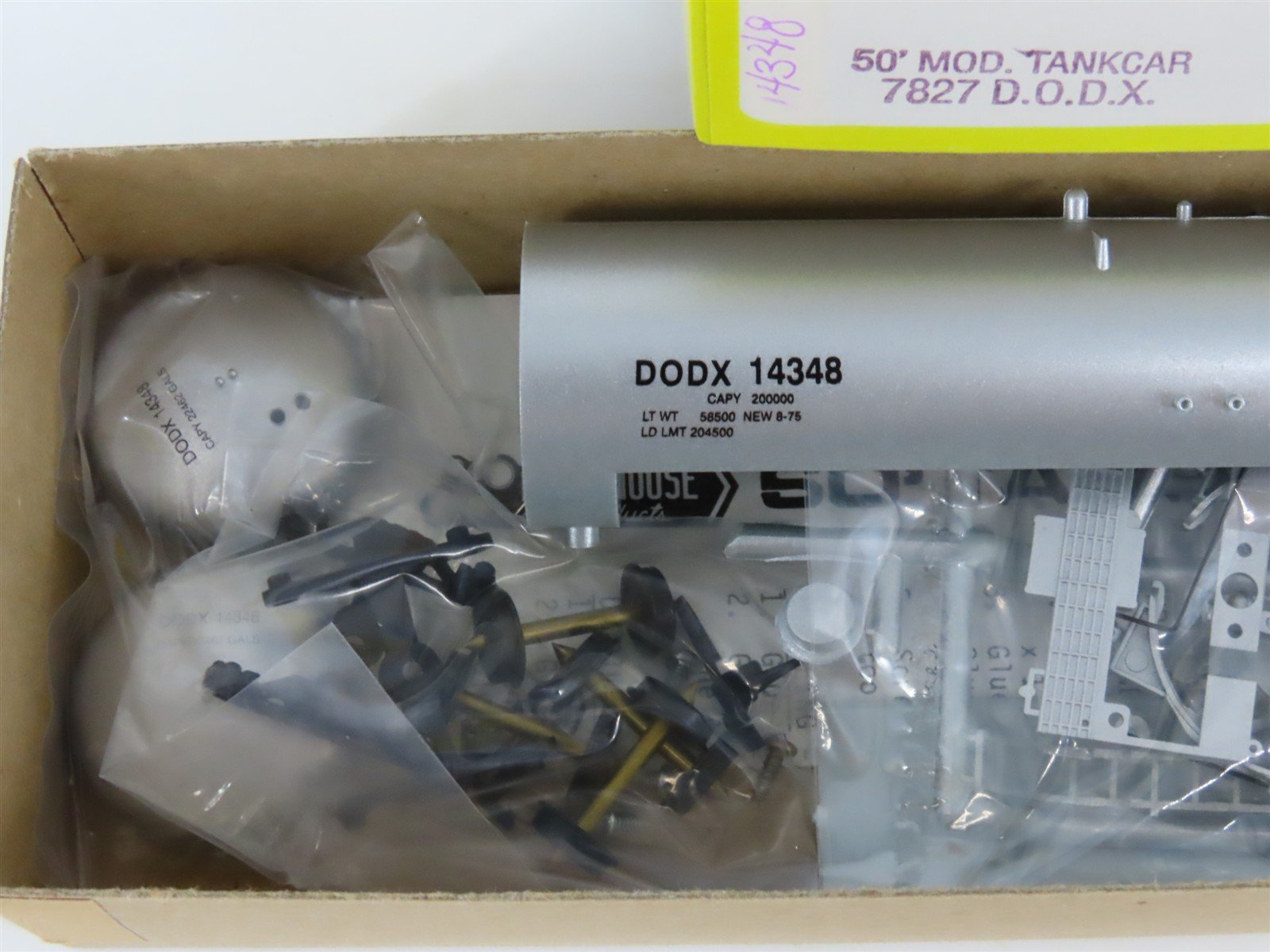 HO Scale Roundhouse Kit 7827 DODX Department of Defense 50' Tank Car #14348