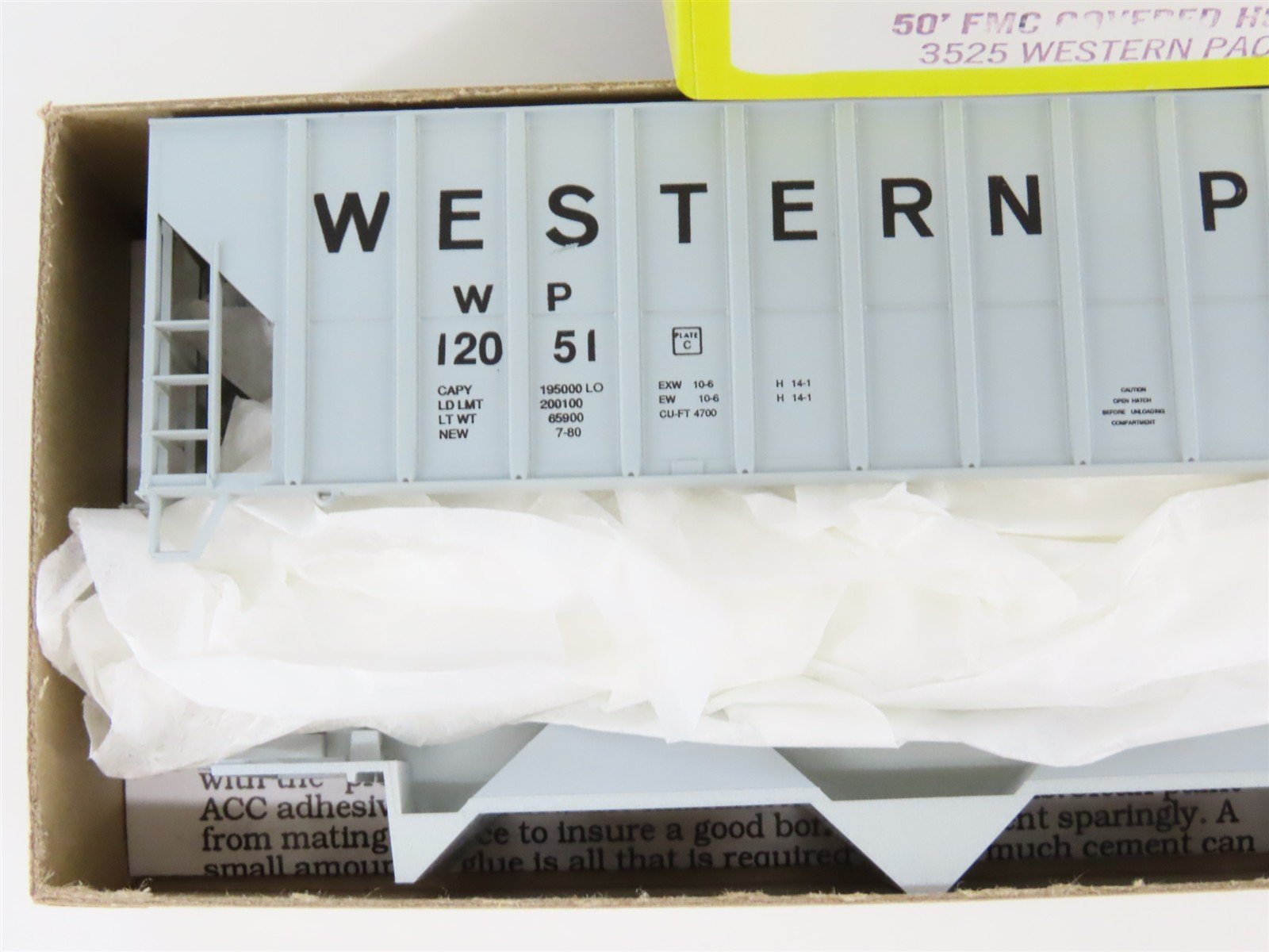 HO Scale Roundhouse Kit 3525 WP Western Pacific 50' Covered 3-Bay Hopper #12051