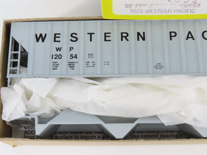 HO Scale Roundhouse Kit 3525 WP Western Pacific 50' Covered 3-Bay Hopper #12054