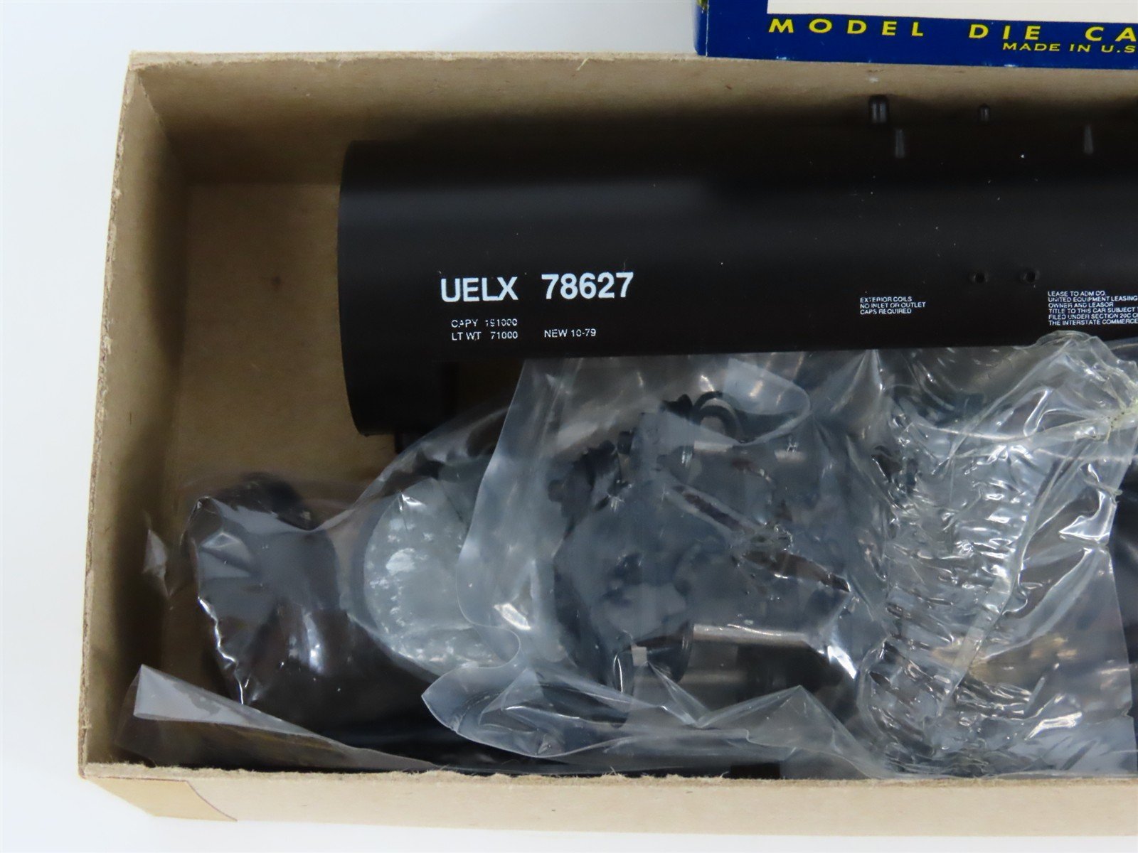 HO Scale Roundhouse Kit 3520 UELX ADM 50' Single Dome Tank Car #78627
