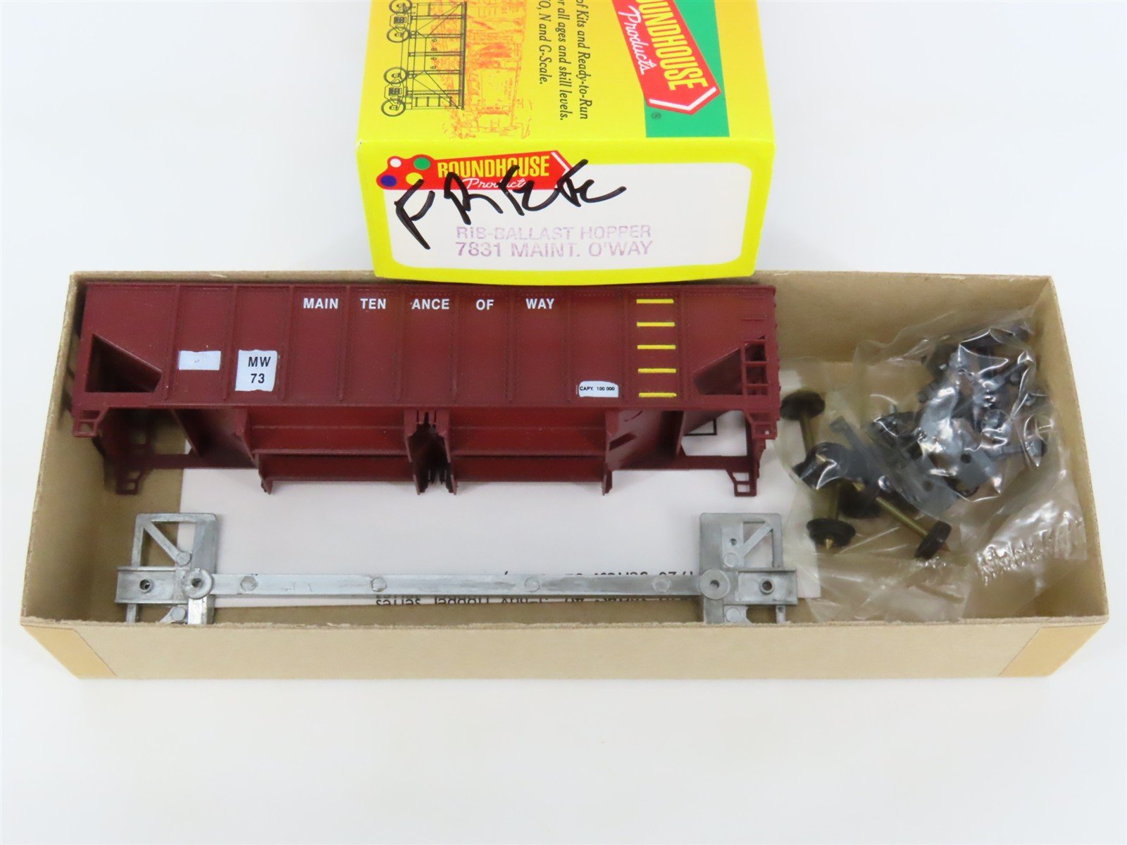 HO Scale Roundhouse Kit 7831 MW Maintenance of Way 2-Bay Ballast Coal Hopper #73