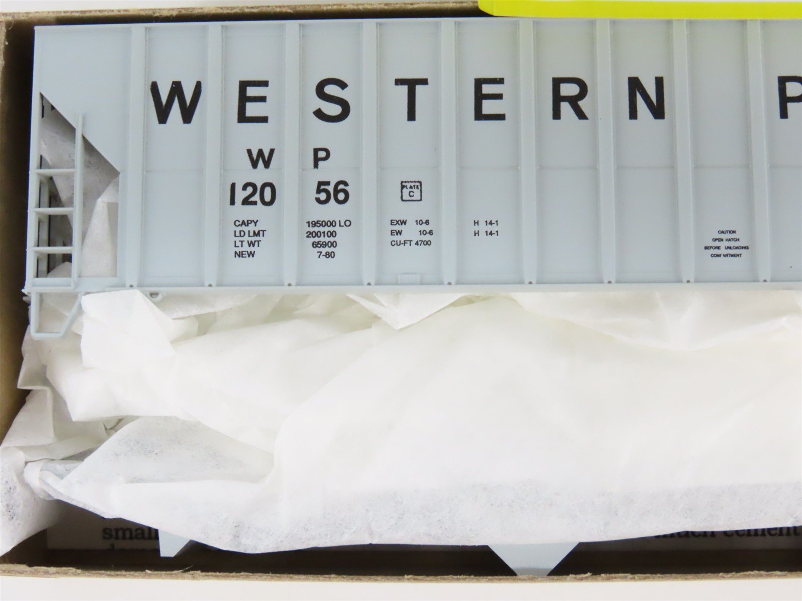 HO Scale Roundhouse Kit 3525 WP Western Pacific 50' Covered 3-Bay Hopper #12056