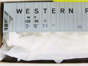 HO Scale Roundhouse Kit 3525 WP Western Pacific 50' Covered 3-Bay Hopper #12056