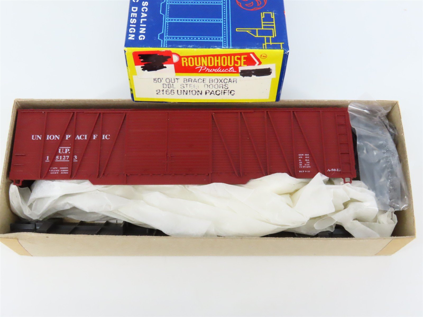HO Scale Roundhouse Kit 2166 UP Union Pacific 50' Double Door Box Car #151273