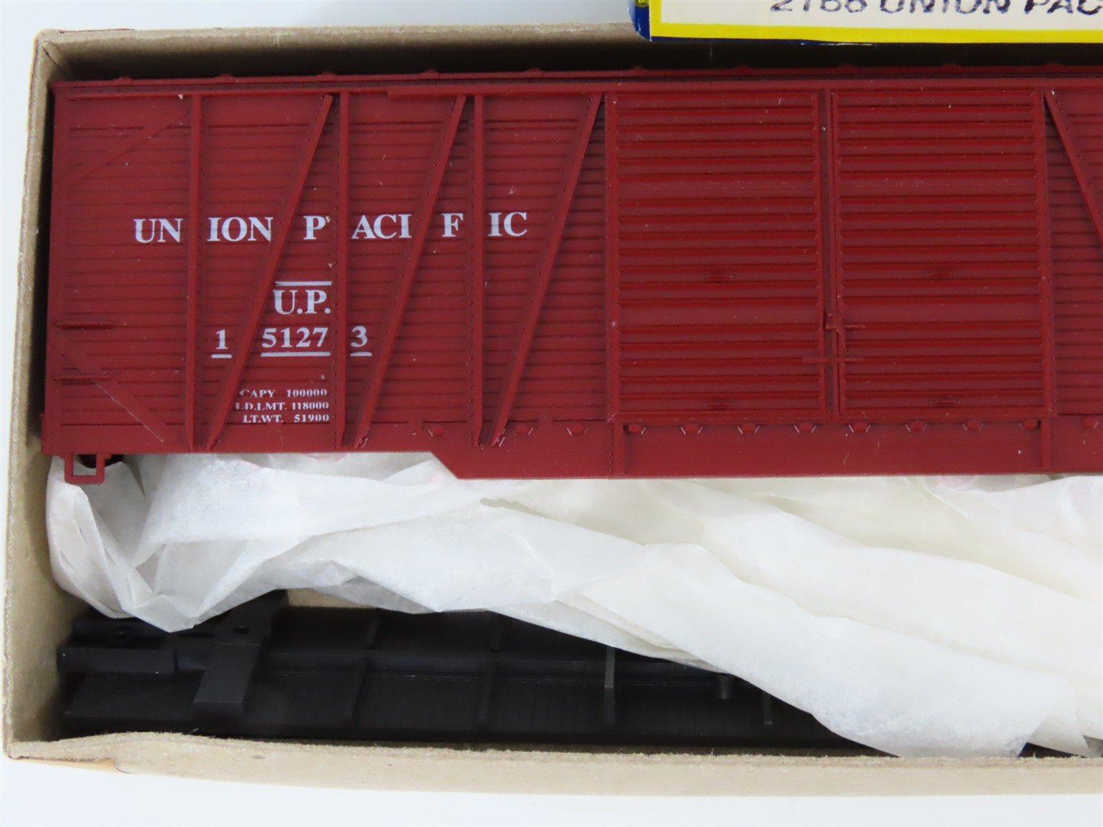 HO Scale Roundhouse Kit 2166 UP Union Pacific 50' Double Door Box Car #151273