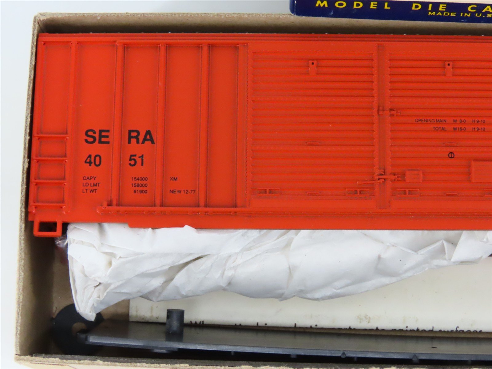 HO Scale Roundhouse Kit 3244 SERA Sierra Railroad 50' Double Door Box Car #4051
