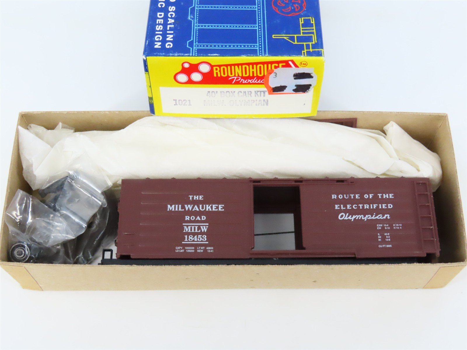 HO Scale Roundhouse Kit 1021 MILW Milwaukee Road Olympian 40' Box Car #18453