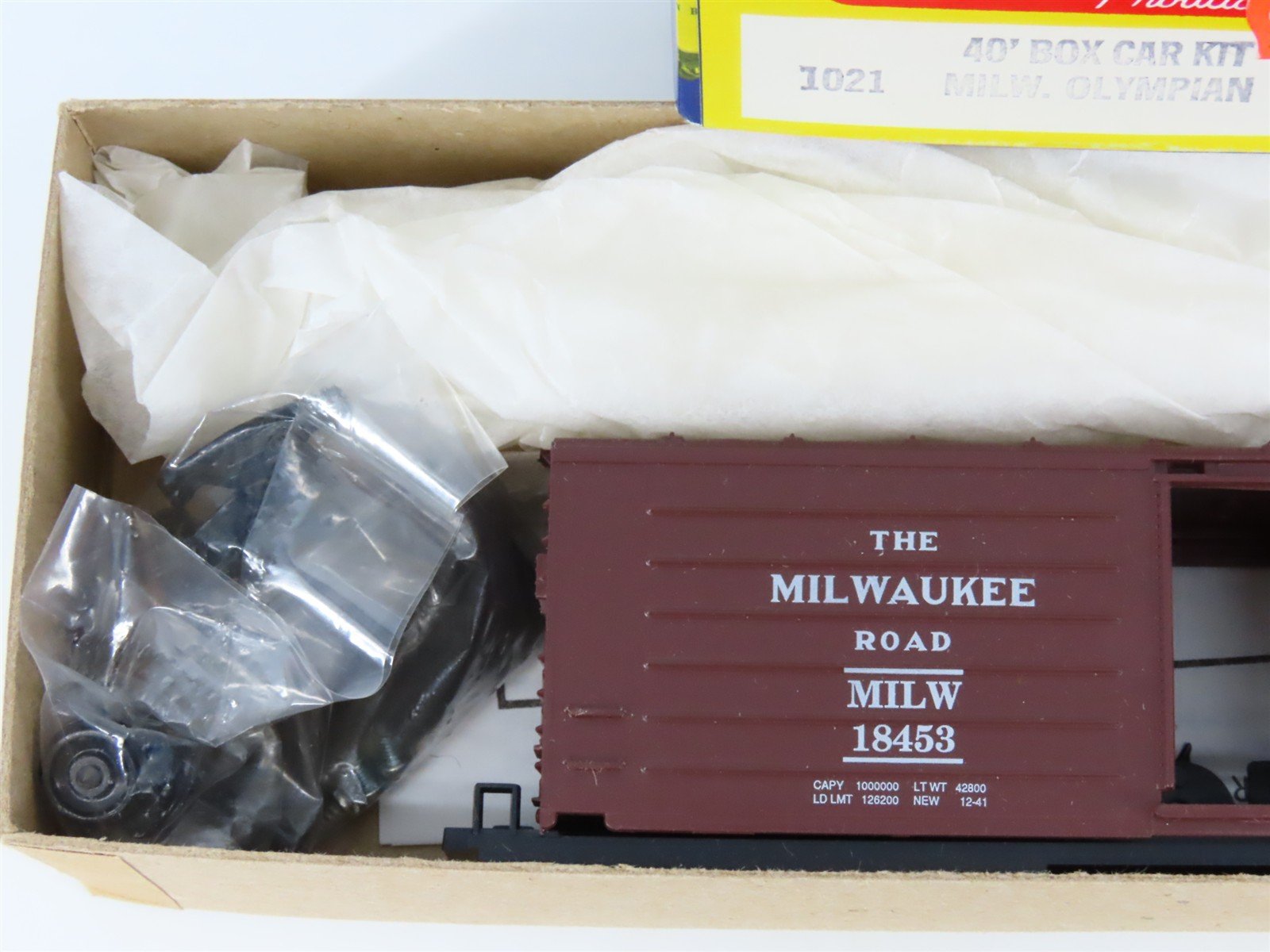 HO Scale Roundhouse Kit 1021 MILW Milwaukee Road Olympian 40' Box Car #18453