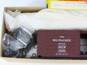 HO Scale Roundhouse Kit 1021 MILW Milwaukee Road Olympian 40' Box Car #18453