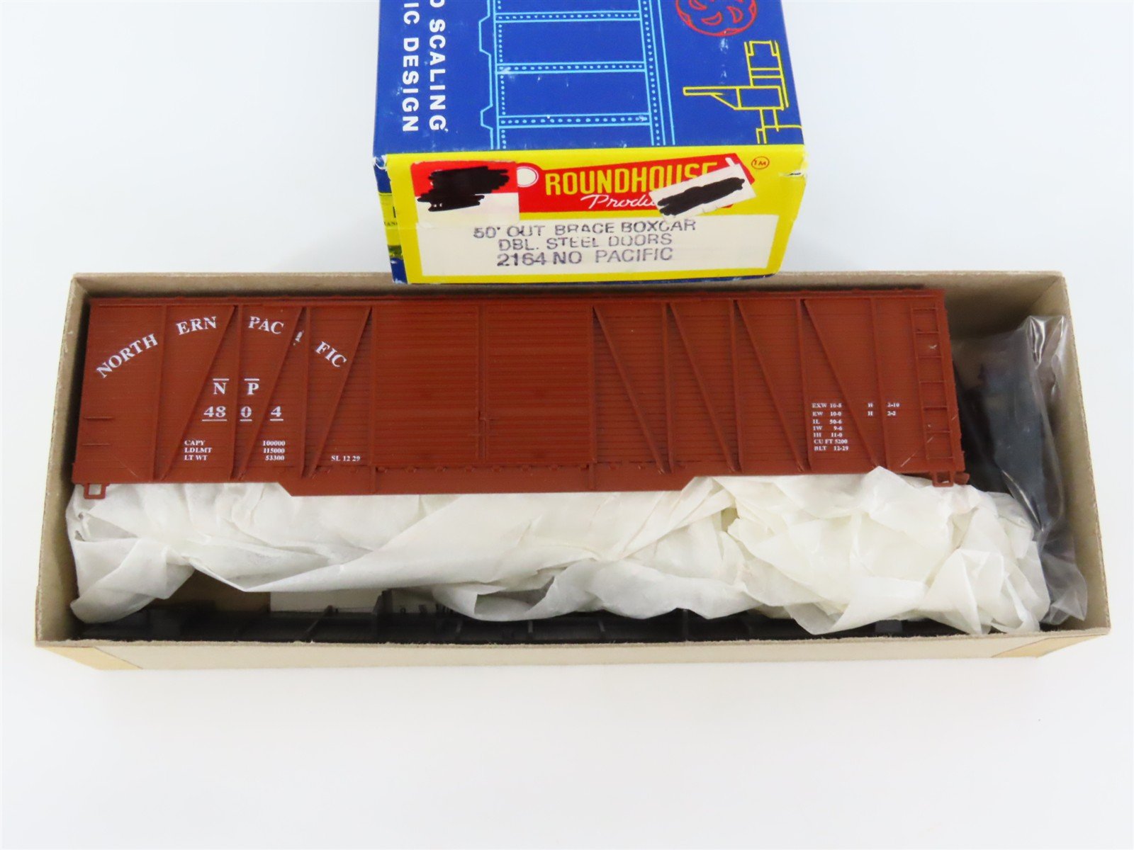 HO Scale Roundhouse Kit 2164 NP Northern Pacific 50' Double Door Box Car #4804