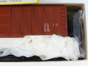HO Scale Roundhouse Kit 2164 NP Northern Pacific 50' Double Door Box Car #4804