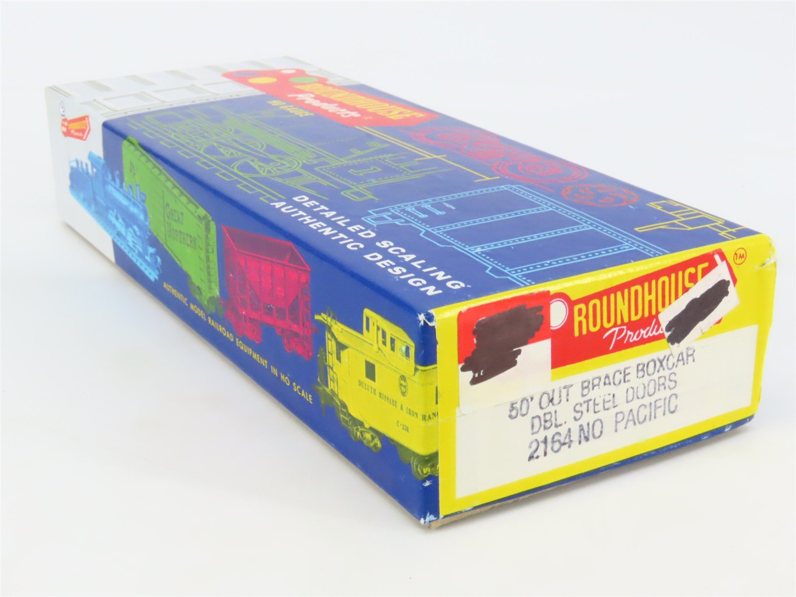 HO Scale Roundhouse Kit 2164 NP Northern Pacific 50' Double Door Box Car #4804