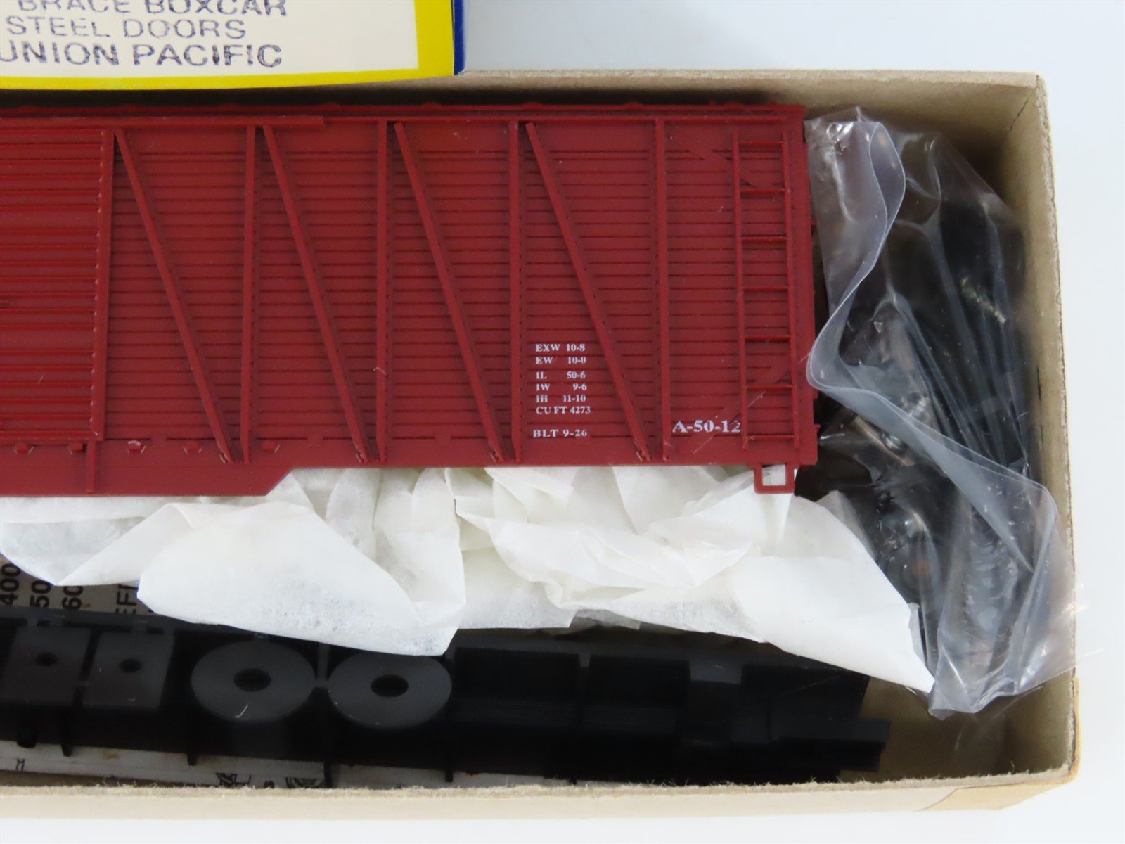 HO Scale Roundhouse Kit 2166 UP Union Pacific 50' Outside Braced Box Car #151274