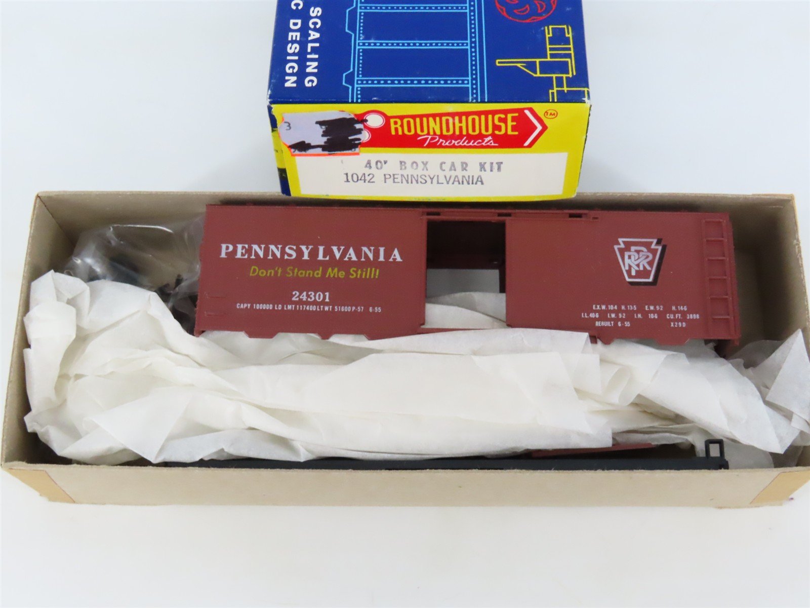 HO Roundhouse Kit 1042 PRR Pennsylvania Railroad 40' Single Door Box Car #24301