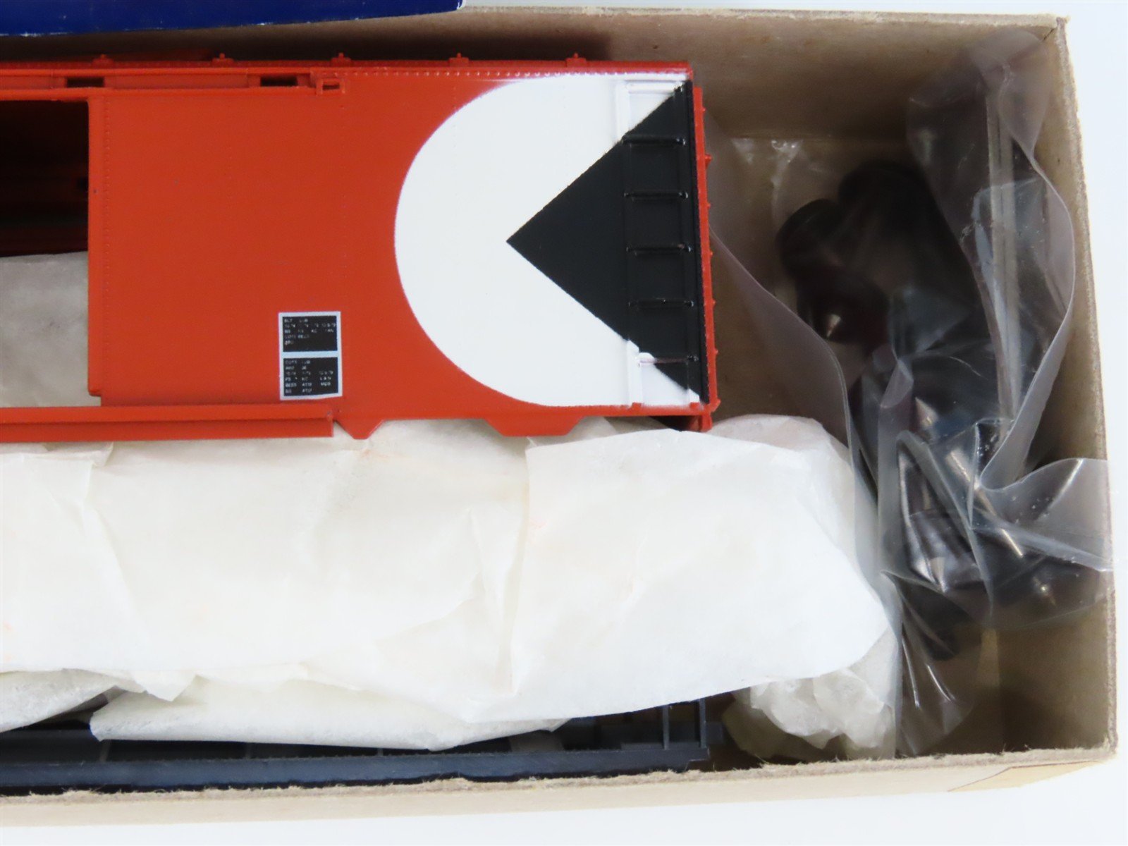 HO Scale Roundhouse Kit 1062 CP Rail 40' Single Door Box Car #269224