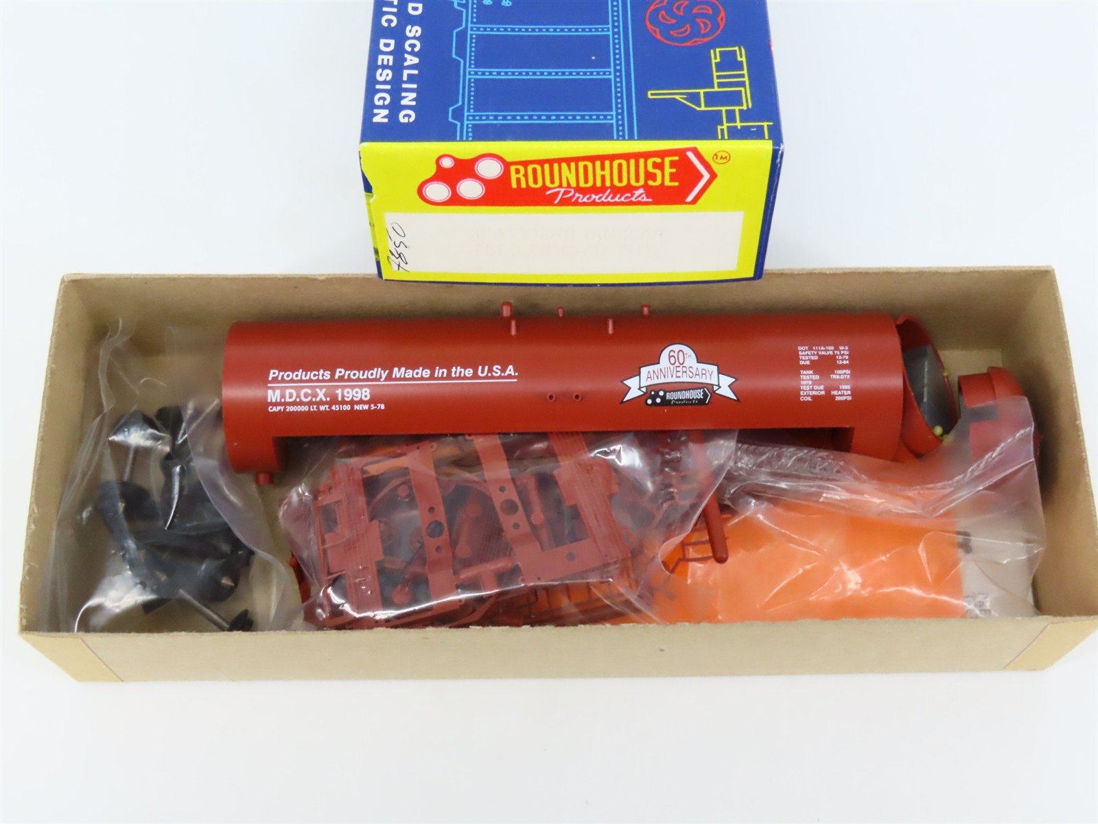 HO Scale Roundhouse Kit 7850 MDCX 60th Anniversary 50' Modern Tank Car #1998