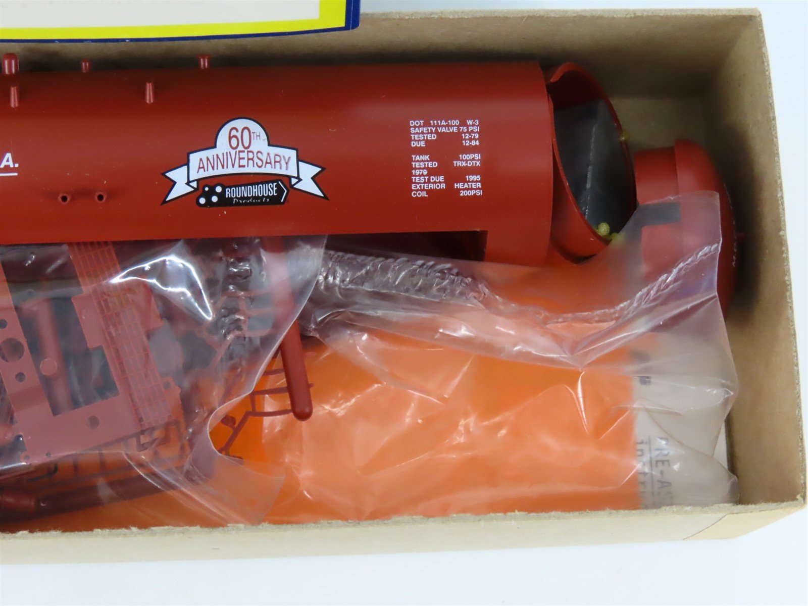 HO Scale Roundhouse Kit 7850 MDCX 60th Anniversary 50' Modern Tank Car #1998