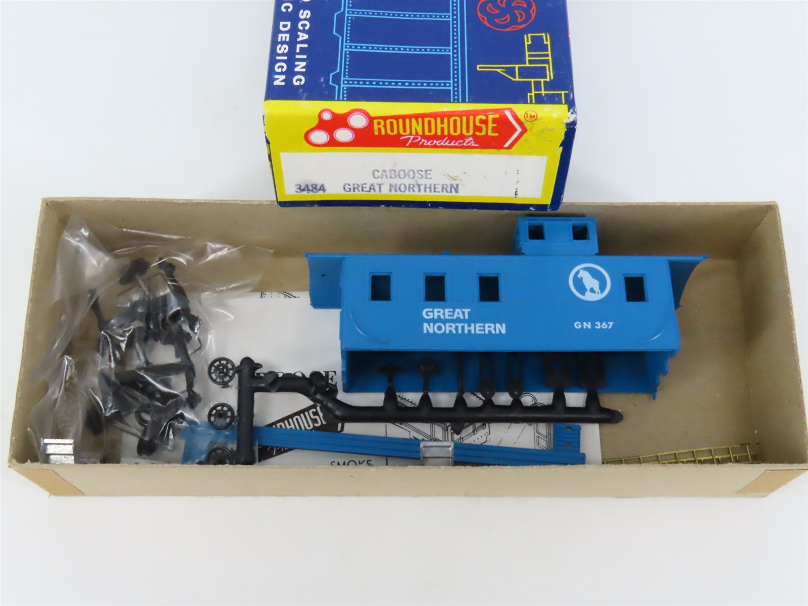 HO Scale Roundhouse Kit 3484 GN Great Northern Railway Caboose #367