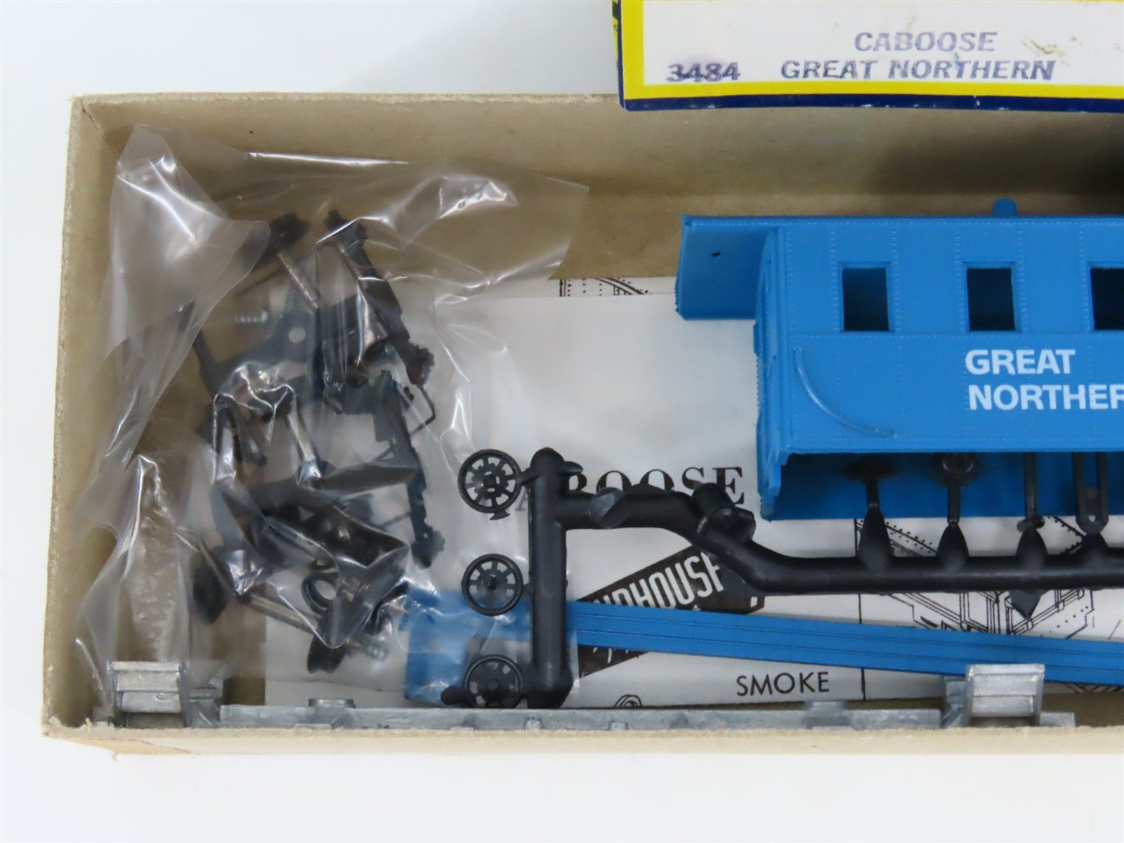 HO Scale Roundhouse Kit 3484 GN Great Northern Railway Caboose #367