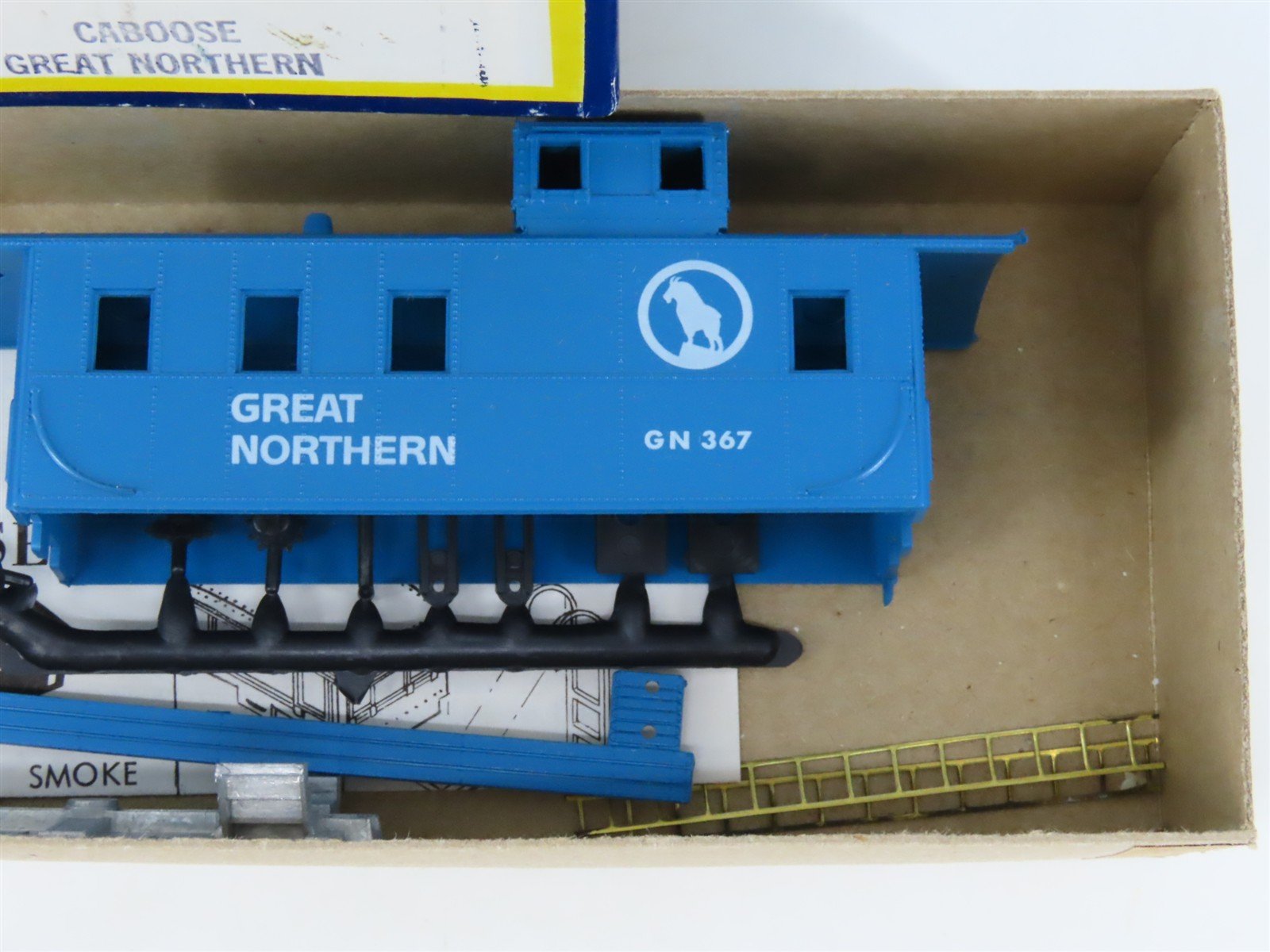 HO Scale Roundhouse Kit 3484 GN Great Northern Railway Caboose #367