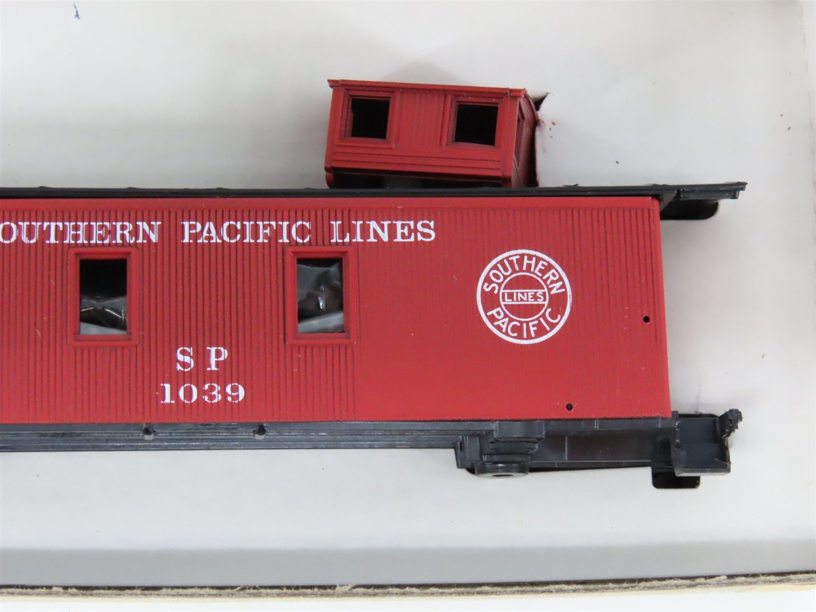 HO Scale Roundhouse Kit 3445 SP Southern Pacific Lines Old Timer Caboose #1039