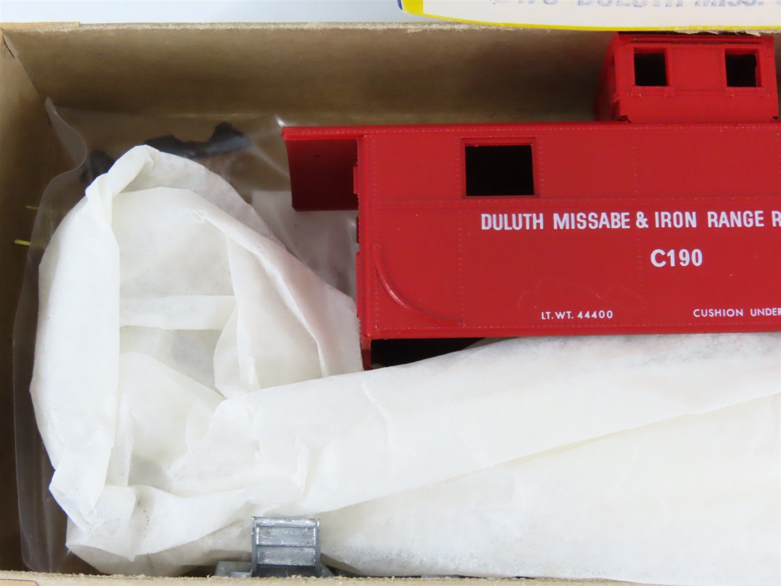 HO Scale Roundhouse Kit 3476 DMIR Duluth Missabe & Iron Range Caboose #C190