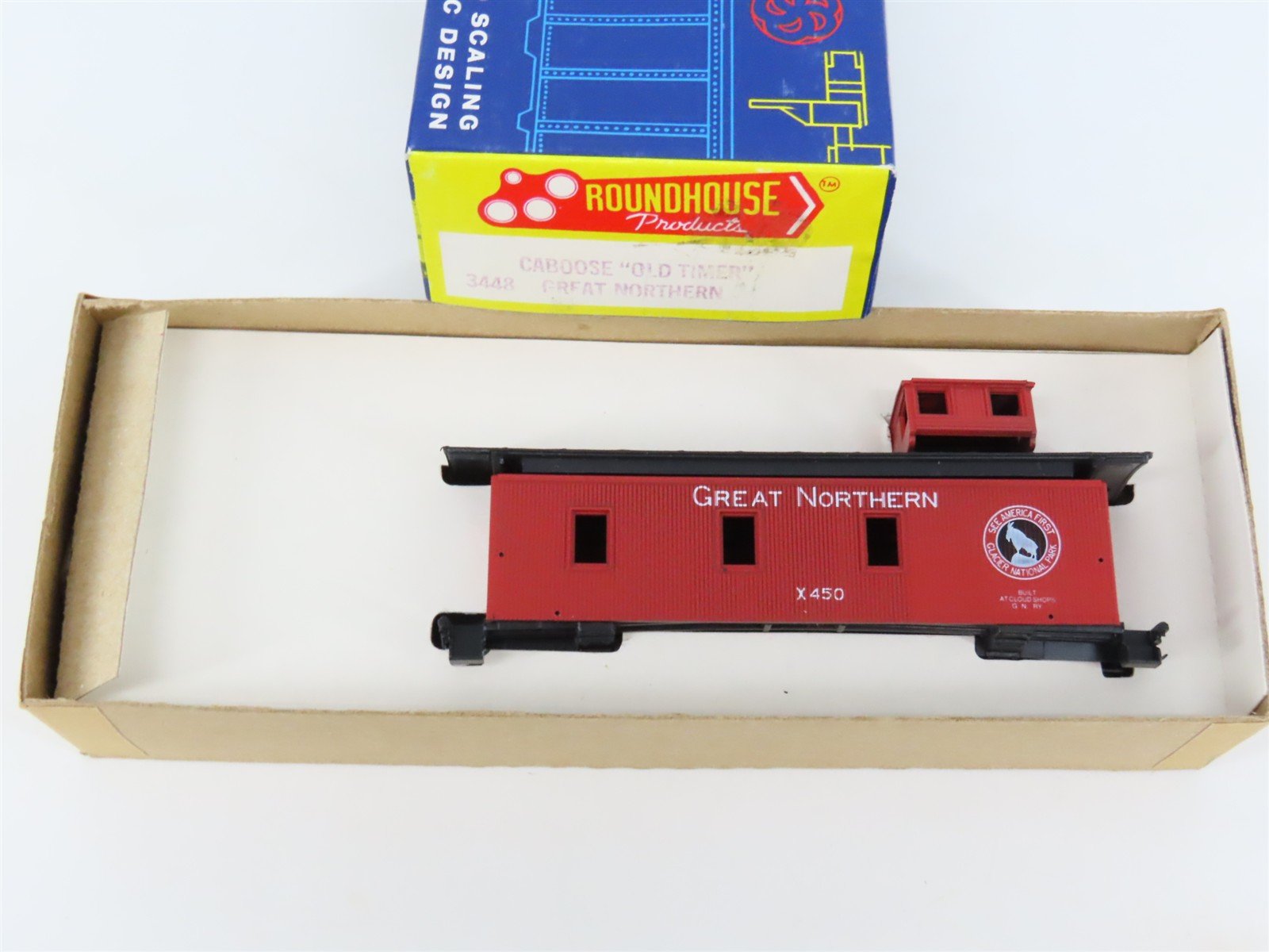 HO Scale Roundhouse Kit 3448 GN Great Northern Railway Old Timer Caboose #X450
