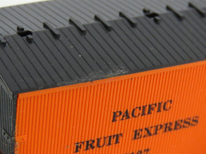 HO Scale Roundhouse Kit 3083 PFE Pacific Fruit Express 36' Reefer #7127