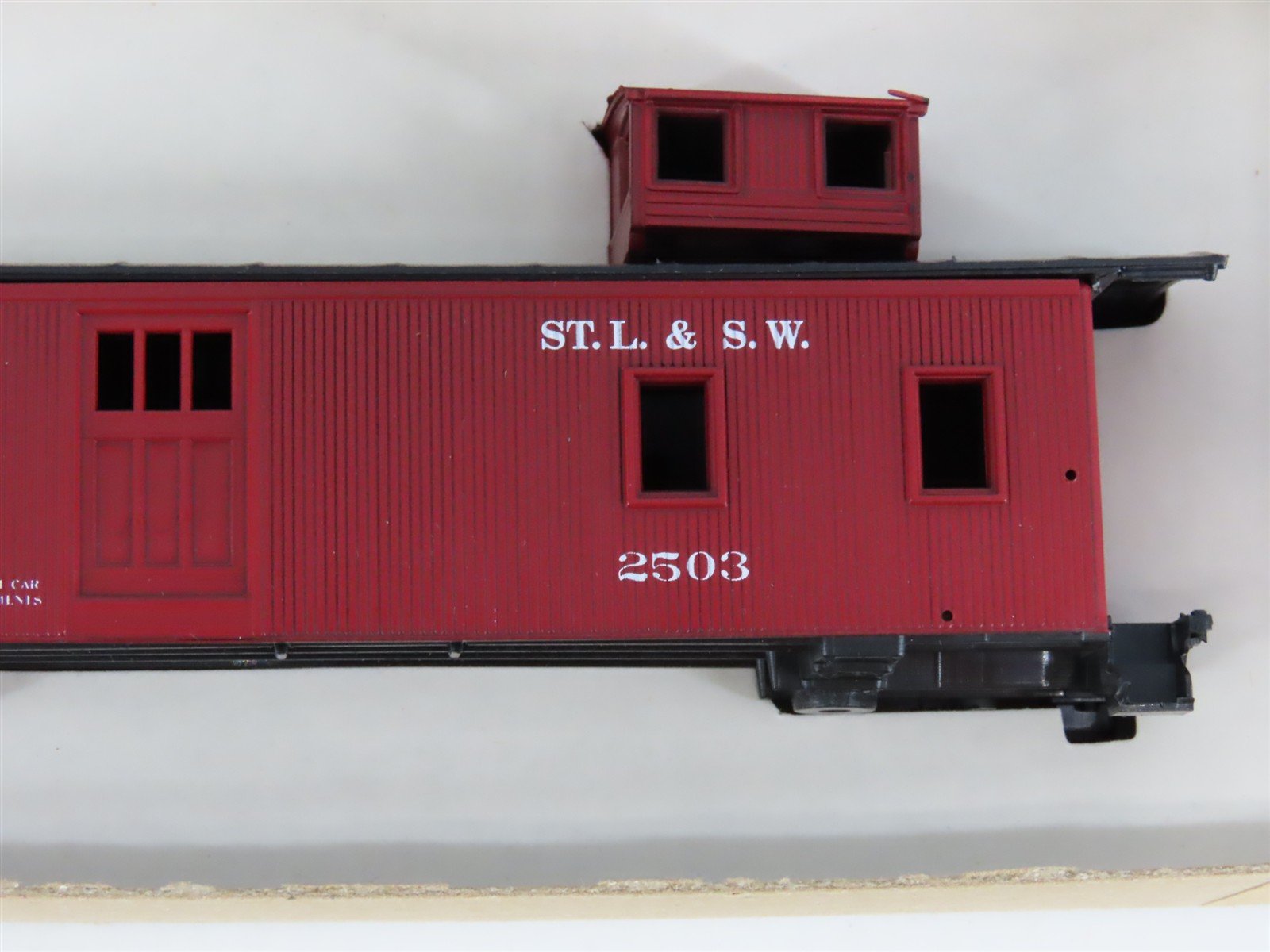 HO Scale Roundhouse Kit 3533 STL&W Cotton Belt Route Old Timer Caboose #2503